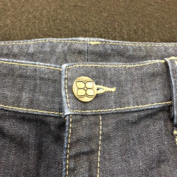 BCBGMaxAzria Denim Jean Shorts Size 29 - Picture 6 of 15